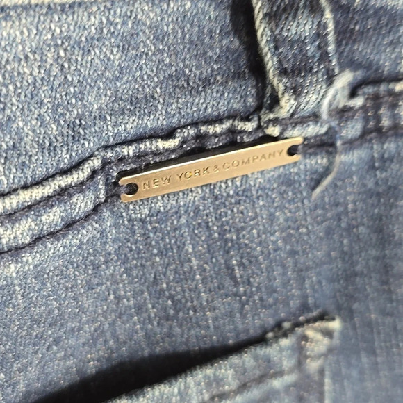 {New York & Co.} Soho Skinny Studded Jeans in Medium Wash - Size 12 - Picture 13 of 15